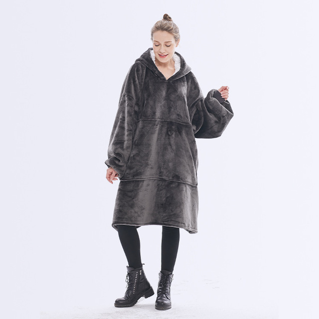 Cozy-hoody™ | Der ultimative Partner für warme Abende.